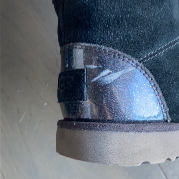 Kids Ugg Winter Boots - Picture 6 of 6